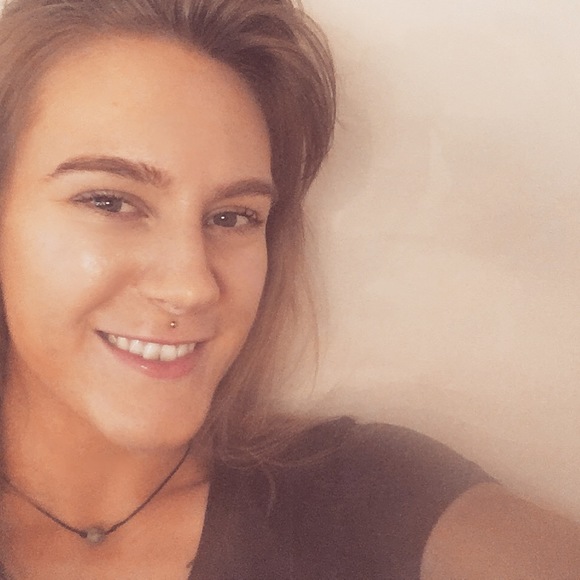 Meet your Posher, Lisa marie - Picture 1 of 1